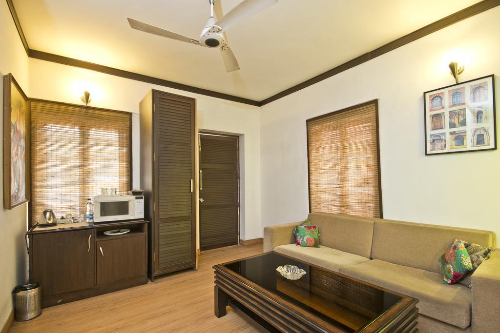 Bed & Breakfast Trendy Bed & Breakfast New Delhi